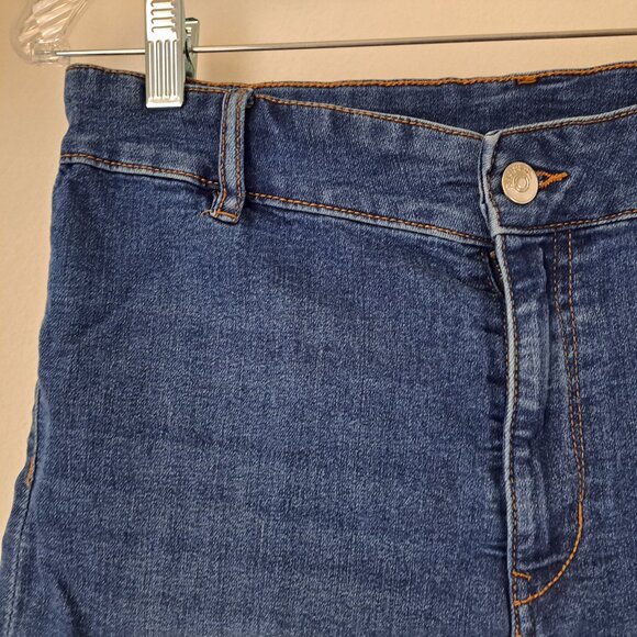 Divided H&M Juniors Jeans Short Blue Color Size  USA14 EUR 44 - Picture 7 of 8